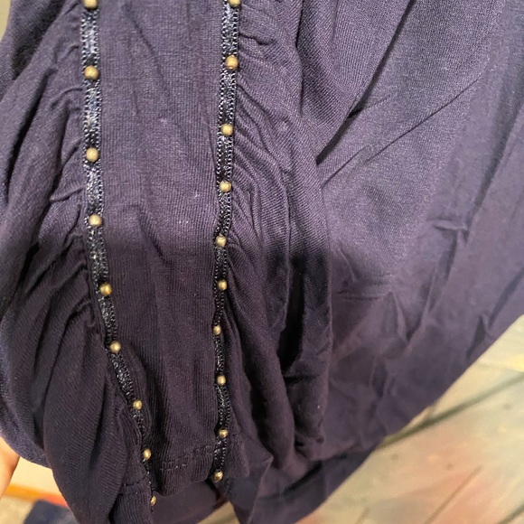 Motherhood Maternity and A Pea in the Pod: Short and Shirt Bundle Size Medium - Picture 8 of 10